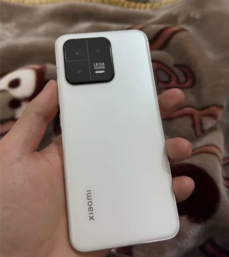 小米13白色12+ 256自己使用，有日常...