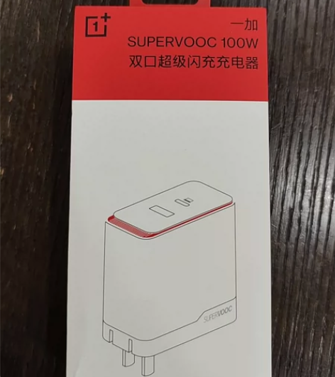 一加11，激活时间为上市时间，仅轻度使用三...
