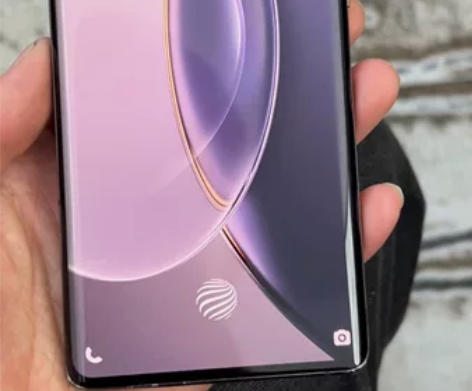 ?出一台家人自用手机 大概用了将近一年，所...