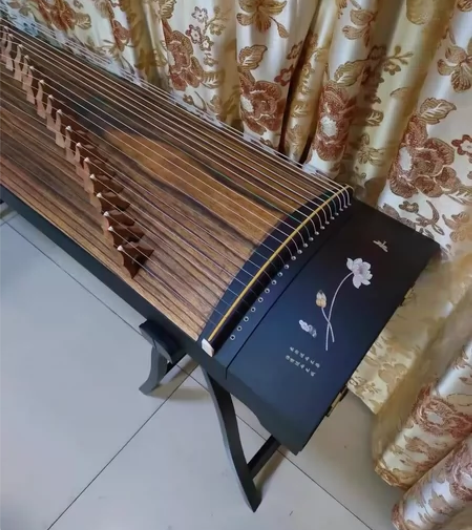 原价四千多买的古筝琴！因工作变动，低价忍痛...