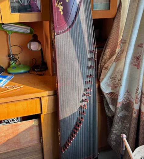 扬州乐韵闲置古筝1000出 诚心买可议价同...