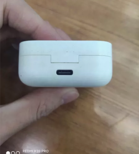 小米air2se耳机，21年购入，外表略有...