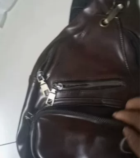 全新高品质Pu男士胸包挎包休闲包 感兴趣的...