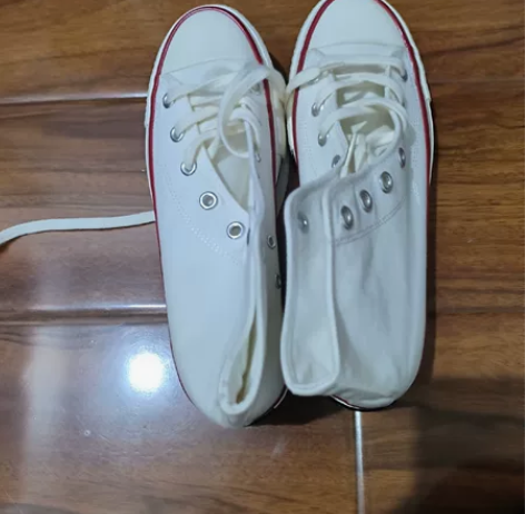 大码全新帆布鞋，自己买大了，41码数，穿着...