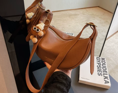 高级质感软皮包包女2023新款潮百搭爆款斜...