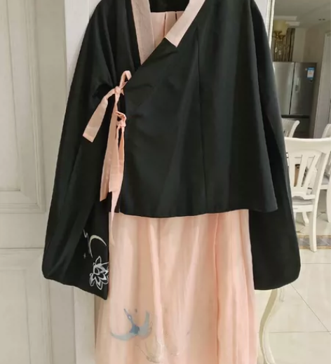如梦霓裳交领汉服一套 尺码165 裙长1米...