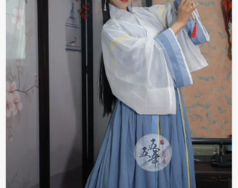 五五年汉服 霜降. S码 吊牌还在 没有穿...