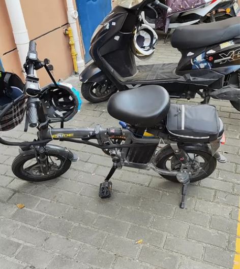 普莱德九成新折叠电动车，续航50km，六合...