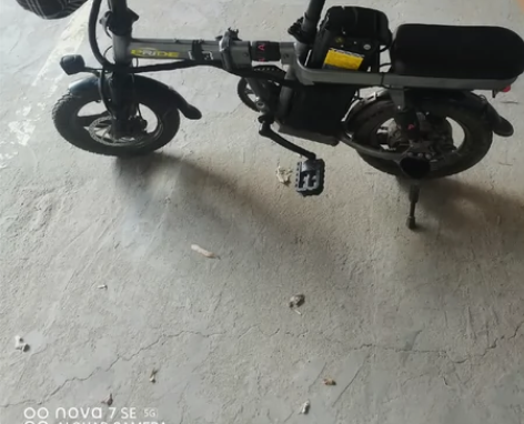 出手一辆普莱德折叠电动车，平时上下班代步，...
