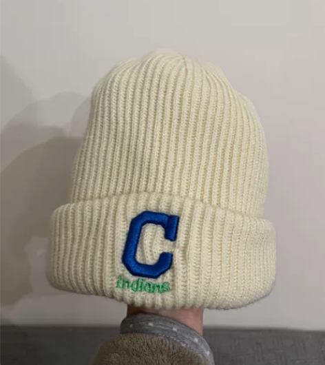 白色logo毛线帽mlb仅试戴 感兴趣的话...