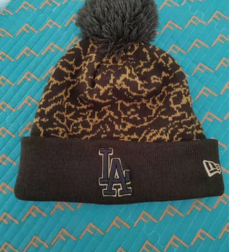 mlb冬季毛线帽，均码，头围57以内可以。...