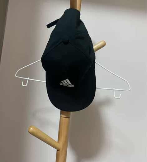 正品阿迪达斯男女同款帽子,风格不合适。闲置...
