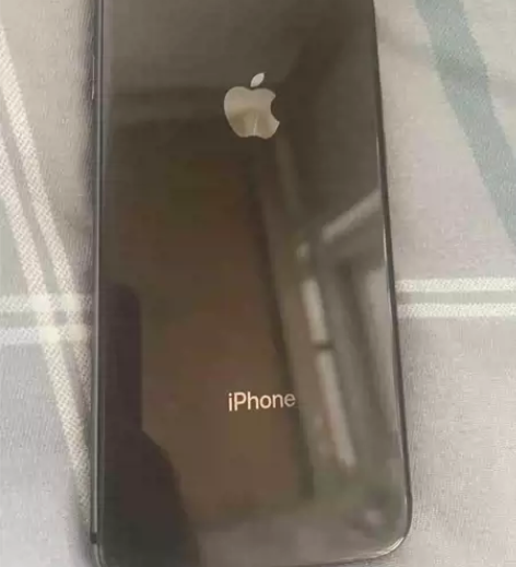 Apple/苹果 iPhone 8 家里翻...