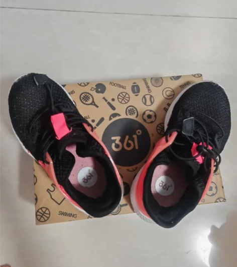 正品361度女童跑步鞋,商场款。27码,内...