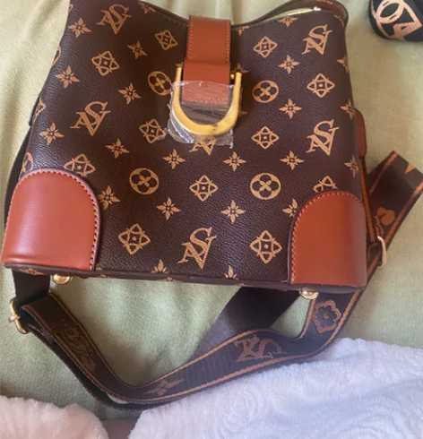 利诺袋鼠真皮包包，全新带吊牌，我在实体店买...