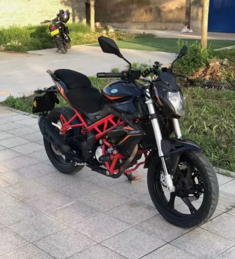 【车辆型号】：贝纳利红宝龙150 【车辆价...