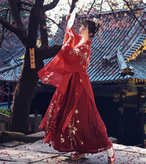 【十三余 小豆蔻儿】[牡丹国色]刺绣对襟齐...