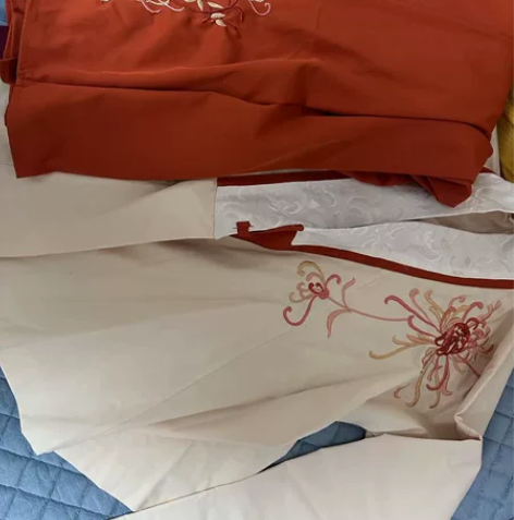 出汉尚华莲的芙蓉月 上衣s下裙m 保真 价...