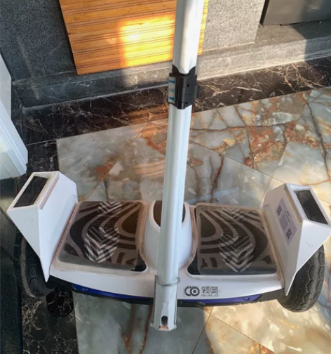 出领奥儿童平衡车，带扶把。只玩了一个星期就...