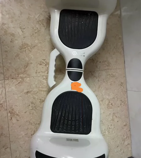代友出领奥智能平衡车，小孩玩了一段时间，新...