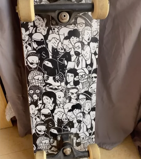 买来就滑过两次 后面就积尘了 擦干净跟新的...