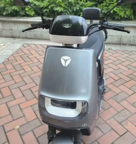 《个人闲置》雅迪二手电动车！工作调动用不到...