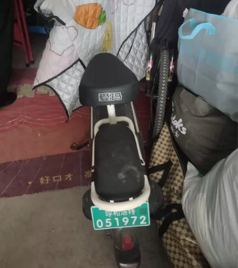 爱玛电动车，9成新，刚换全新铅酸电池，没怎...