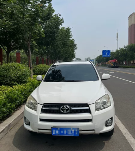 丰田小公主RAV4荣放，带小书包。车况相当...