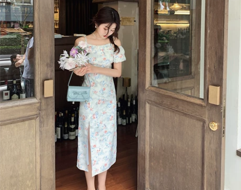 【直降专区】梅子熟了碎花设计泡泡袖连衣裙女...