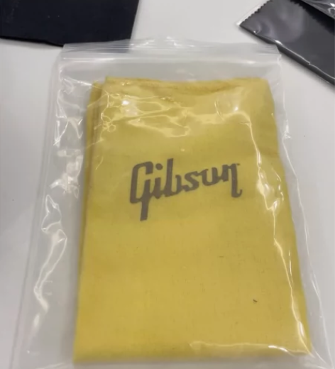 GIBSON 原厂擦琴布 全新 感兴趣的话...