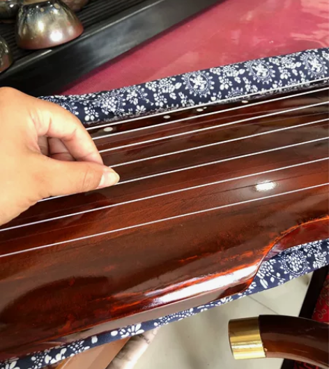 茶社关门，古琴带不走闲置处理了，可以弹的，...