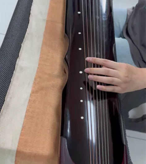 低价处理一床二手伏羲式微瑕古琴 捡漏看过来...