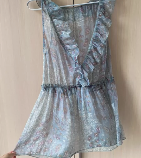 丝质罩衫，底价包邮飞走！ 感兴趣的话点“我...