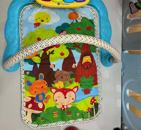 伟易达婴儿健身架脚踏钢琴健身器 宝宝有两个...