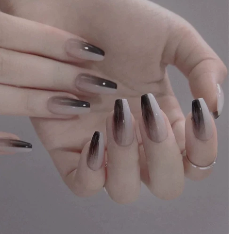 透黑双色渐变穿戴美甲 甜酷风穿戴美甲 炒鸡...