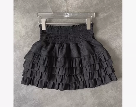 黑色蛋糕裙，买回来洗了之后一次没穿！！我发...