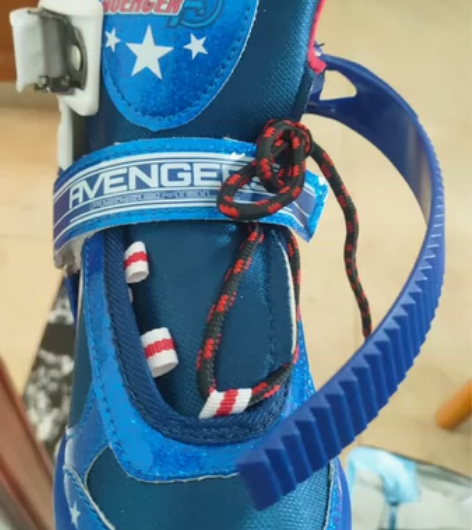 儿童轮滑鞋，旱冰鞋，全新带护具 感兴趣的话...