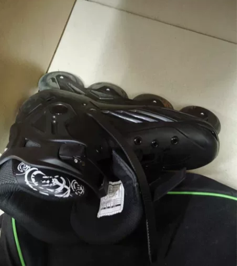 轮滑鞋成人初学者溜冰鞋男女直排轮成年闪光滑...