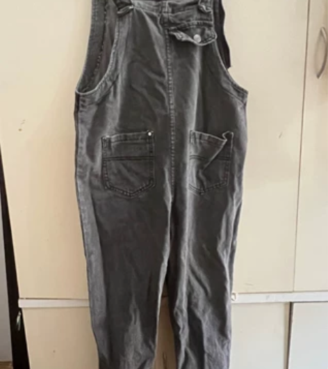 全新没洗过的 牛仔背带裤 穿到90-130...