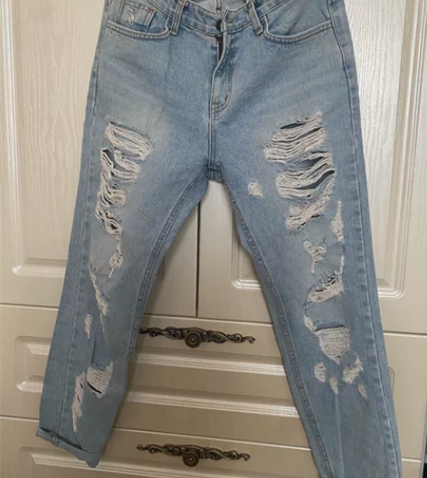 破洞牛仔裤体重125斤之内。衣物售出不退不...