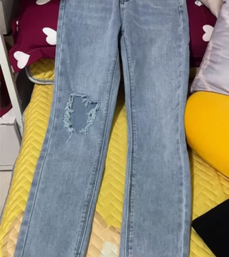 全新的，破洞牛仔裤，没有吊牌，泡菜国标 没...