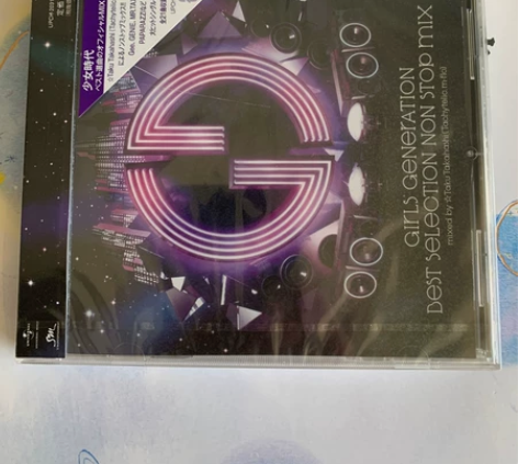 少女时代日专 未拆封专辑正面有一点裂痕。签...