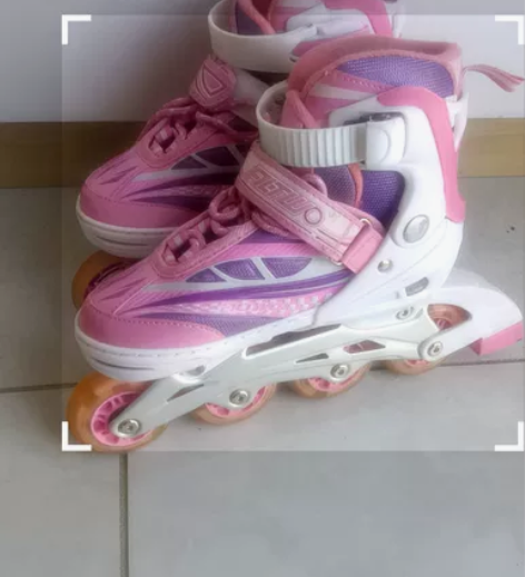 旱冰鞋女孩34-37号闲置出售50元喜欢的...