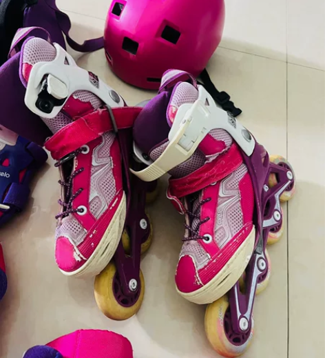 迪卡侬轮滑鞋29-32码 感兴趣的话点“我...