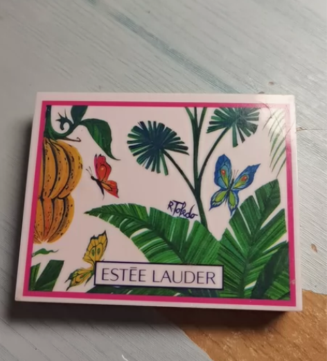 雅诗兰黛修容盘应该是中样 玫珂菲粉饼Y21...