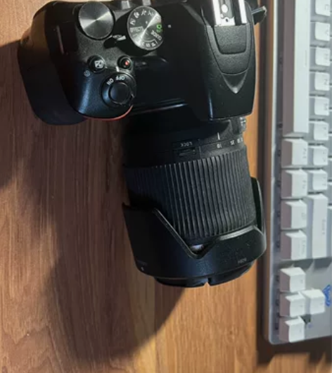 尼康d3500机身，加腾龙18-200镜头...