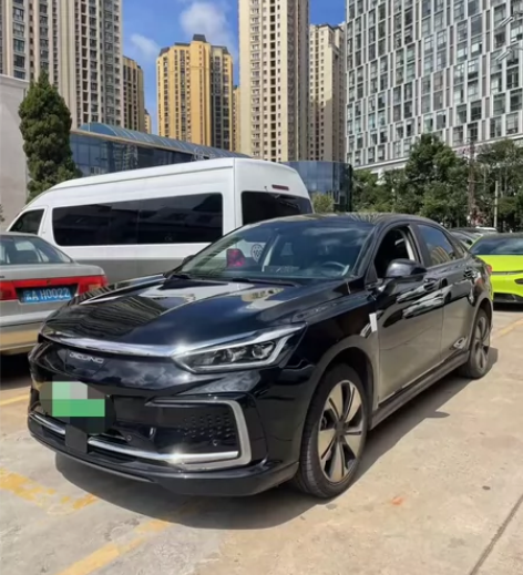 昆明带证网约车北汽新能源eu7，顶配逸潮版...