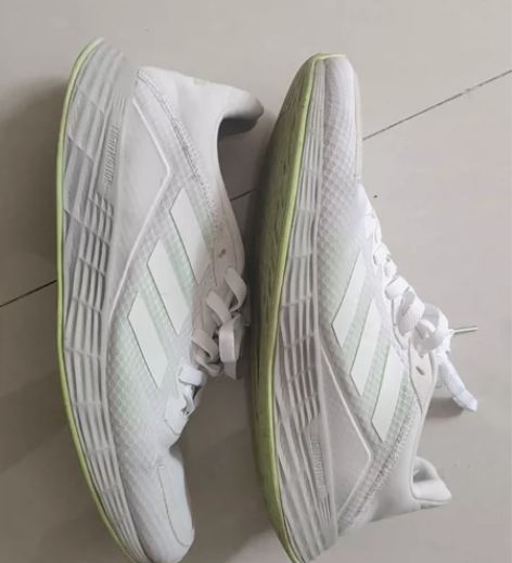 正品闲置阿迪达斯运动鞋44码，淘宝官网买的...