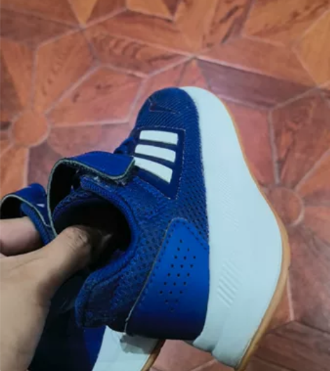 阿迪儿童鞋，尺码9k，适合脚长155，只在...