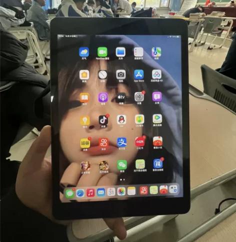 考研用的ipad2019七代128g老妈送...